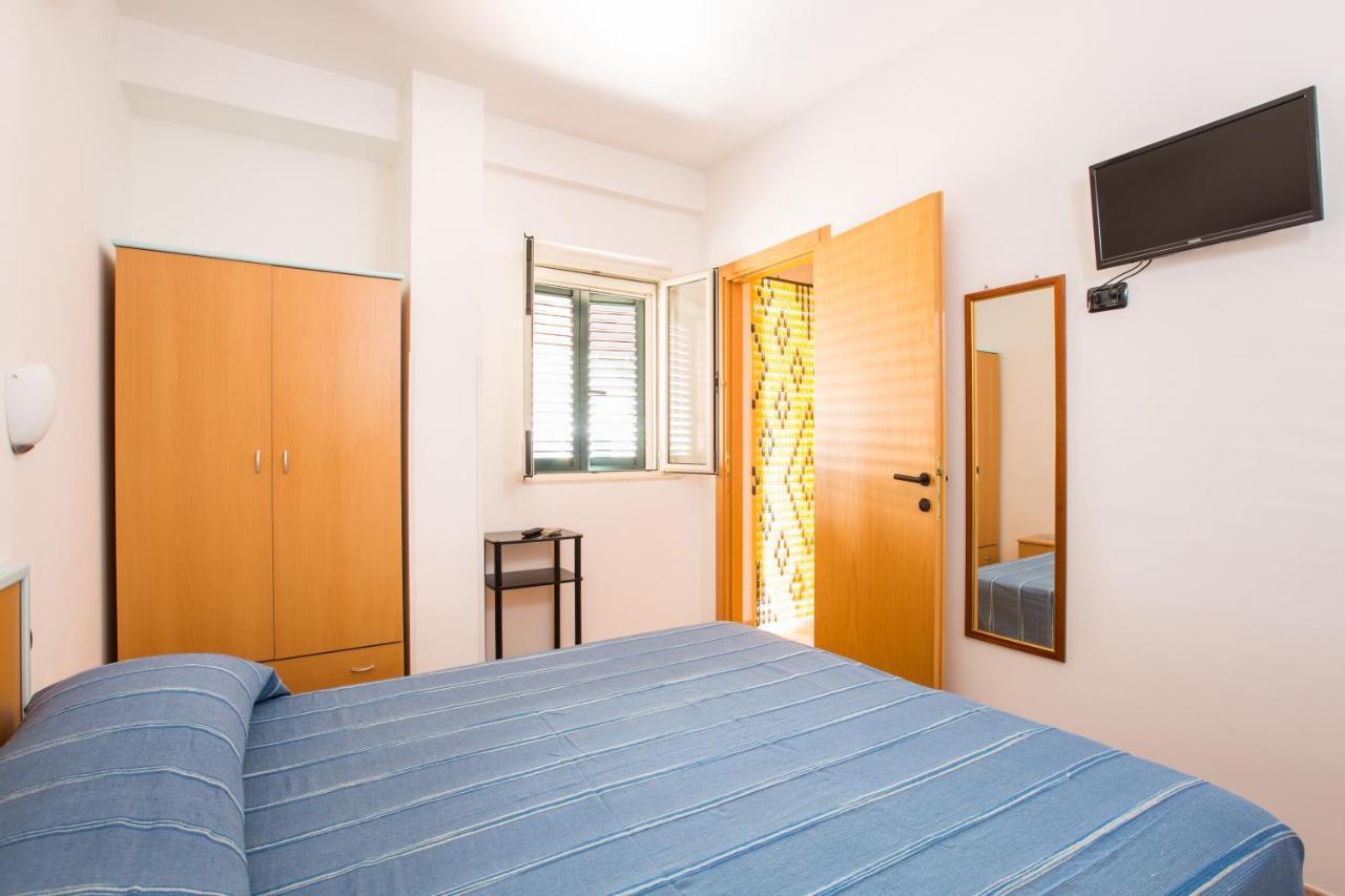One Love Apartments Lupetto Bagian luar foto
