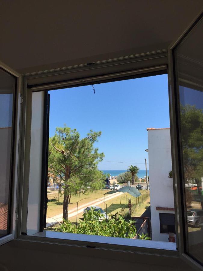 One Love Apartments Lupetto Bagian luar foto